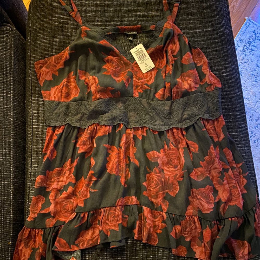 NWT Torrid Top Black and Red Lace Size 3X